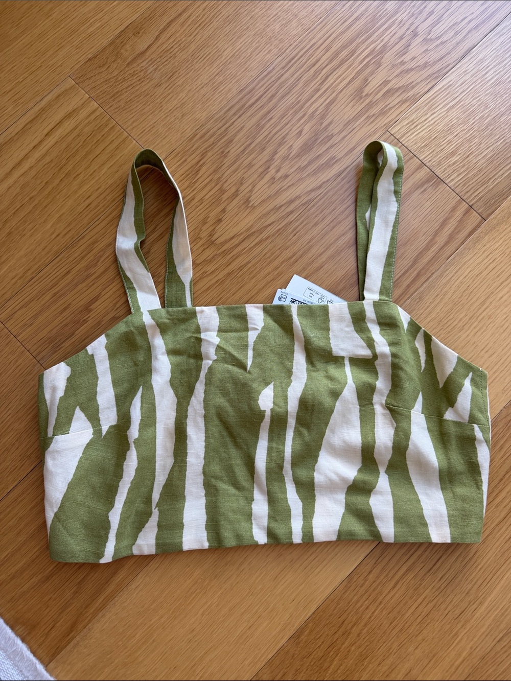 HM green and ivory crop top